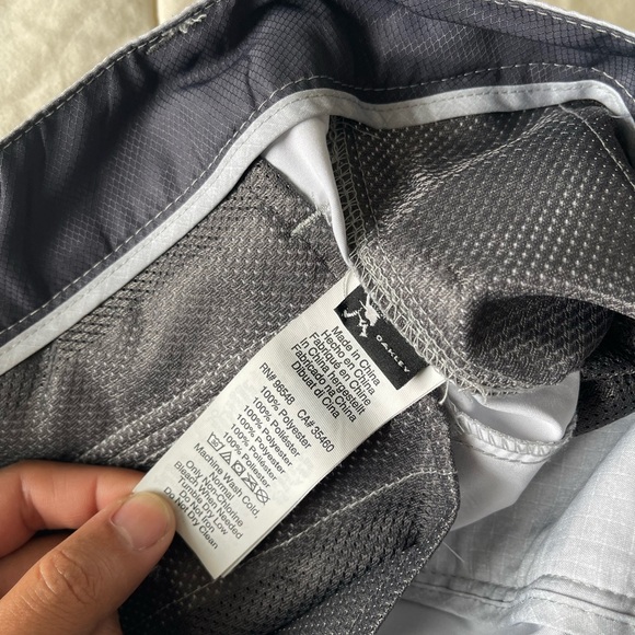 Oakley Mens Shorts - Picture 4 of 8